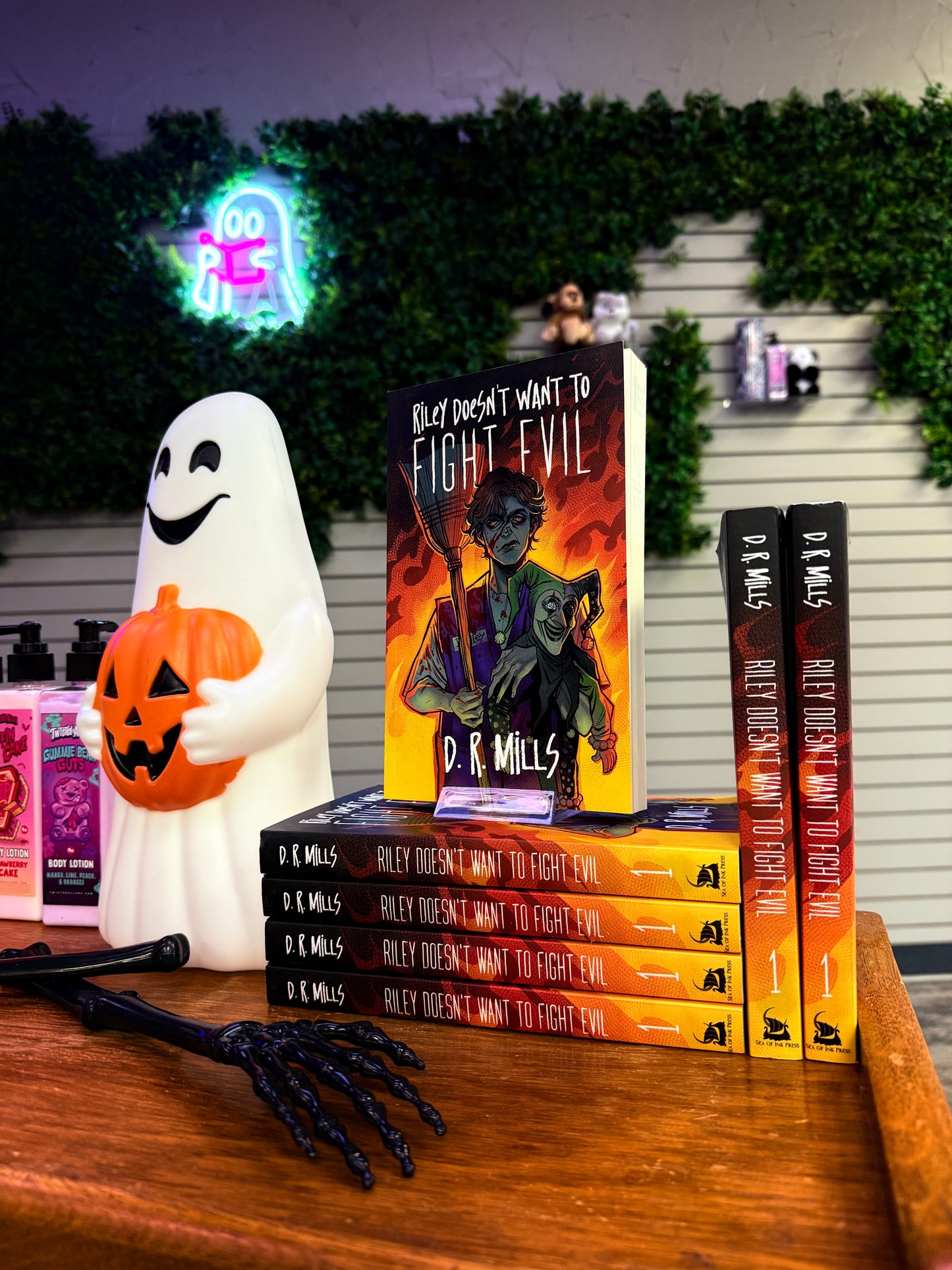 SIGNED🖋️ Riley Doesn’t Want To Fight Evil by D.R. Mills